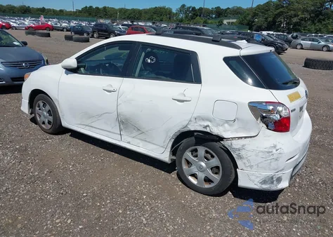 2010 Toyota Matrix S z USA, uszkodzony, nr VIN 2T1LE4EE8AC013936